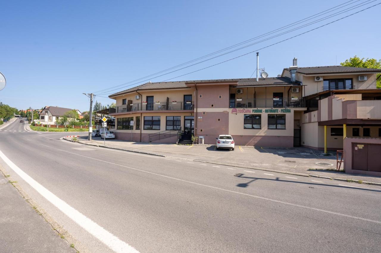 Penzion Toscana Нитра Экстерьер фото